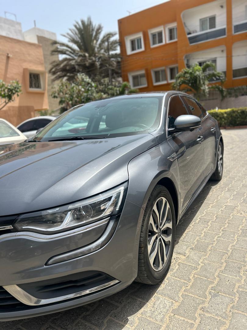 RENAULT SM6