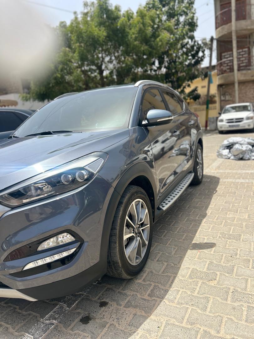 HYUNDAI TUCSON